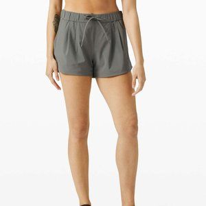 Stroll at Sundown Short 3" | Grey Sage | Lululemon